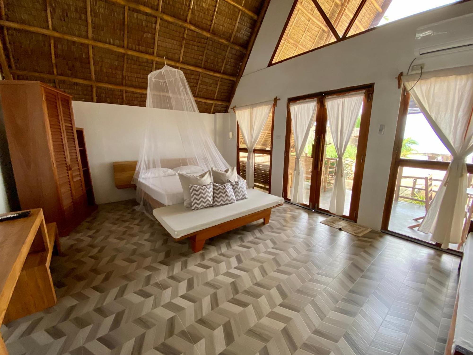 Surya Beach Resort Palawan Aborlan Екстериор снимка